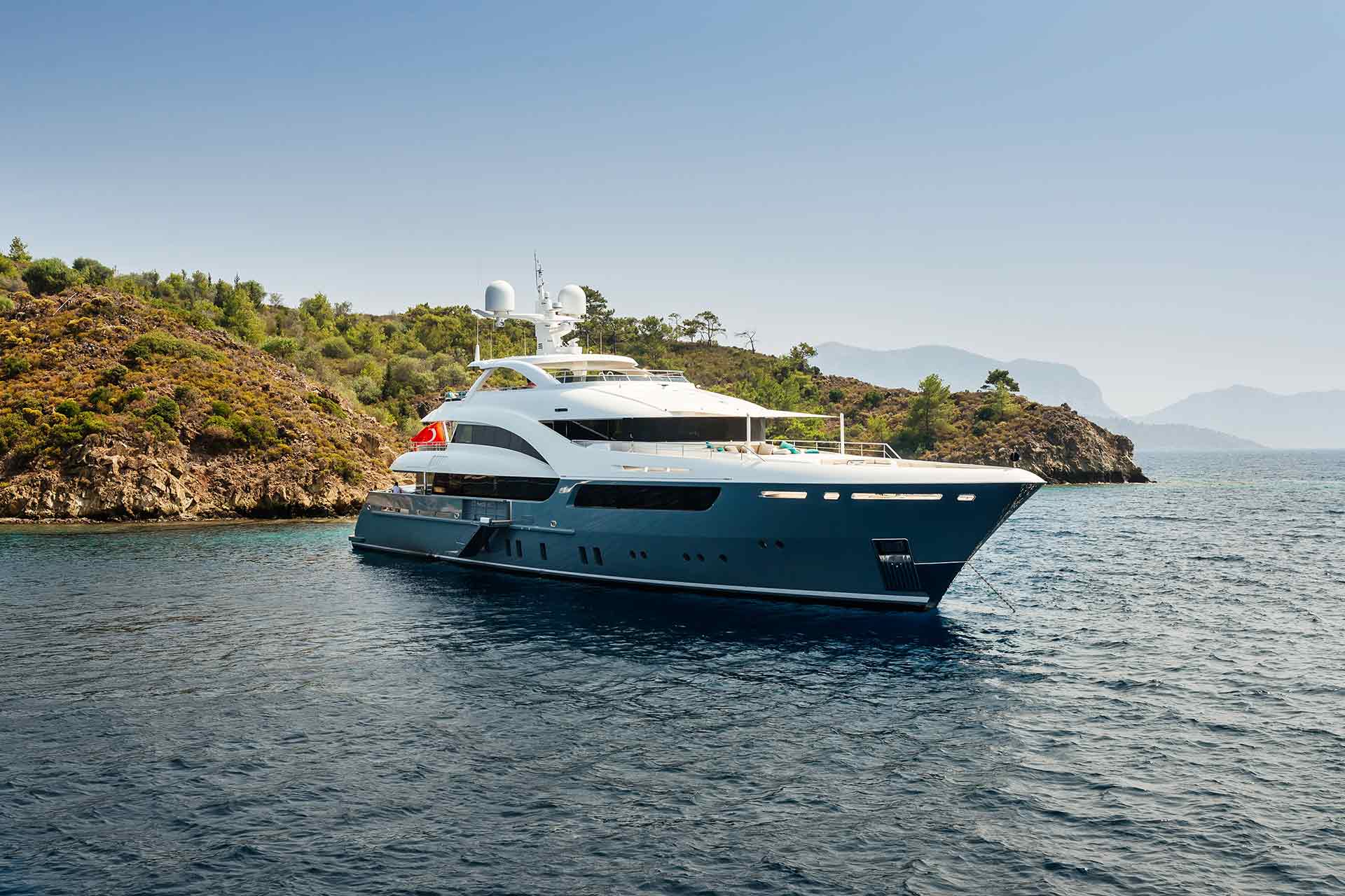 Exploring Paradise Yacht in The Maldives